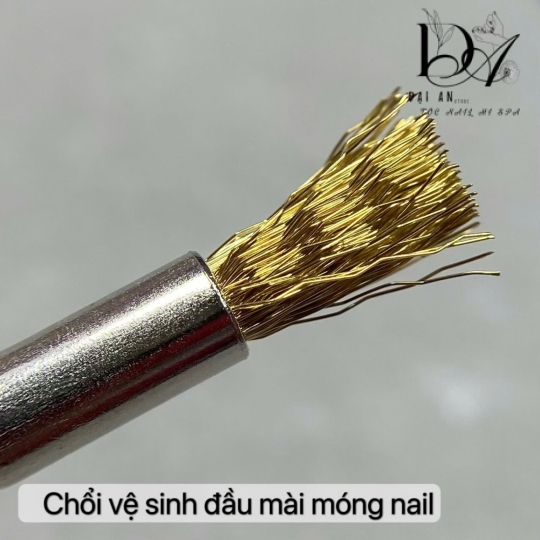 chổi vệ sinh mài móng 